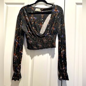 Urban Outfitters long sleeve top size medium